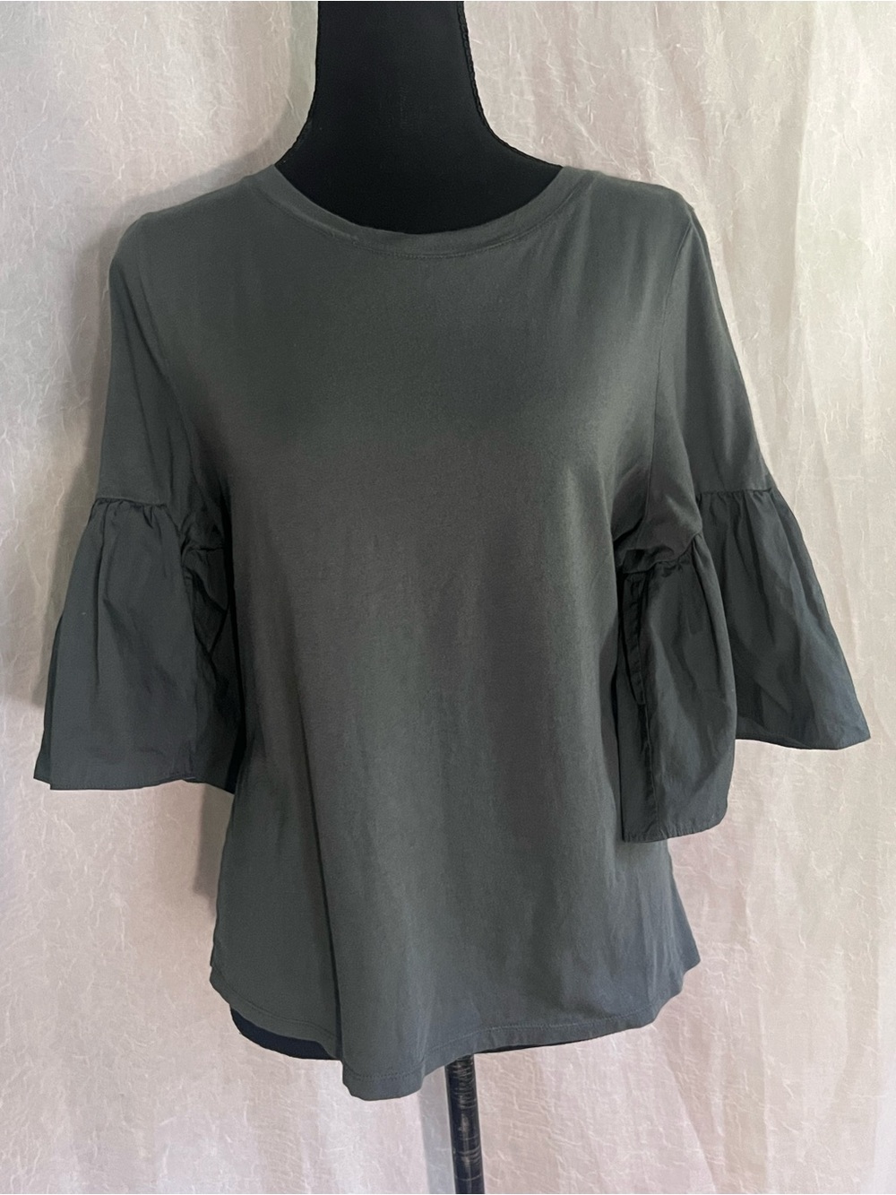 14th & Union green Bell Sleeve Short-Sleeve Top